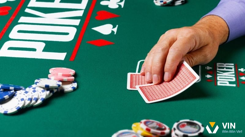 Nắm rõ Bluff là gì trong Poker giúp người tham gia tăng tỉ lệ thắng